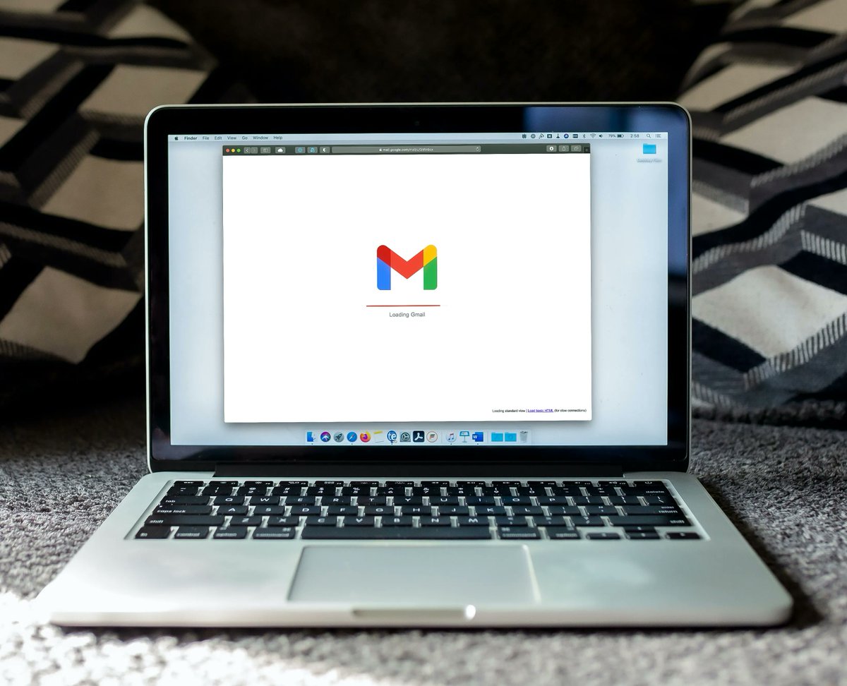 terrinakamura's tweet image. This is a long video and I'm trying to decide whether or not to try it ...
BEST Way to Organize Gmail bit.ly/3lorpz3 #Gmail #efficiency #behaviormodification
Photo: Solen Feyissa on Unsplash
