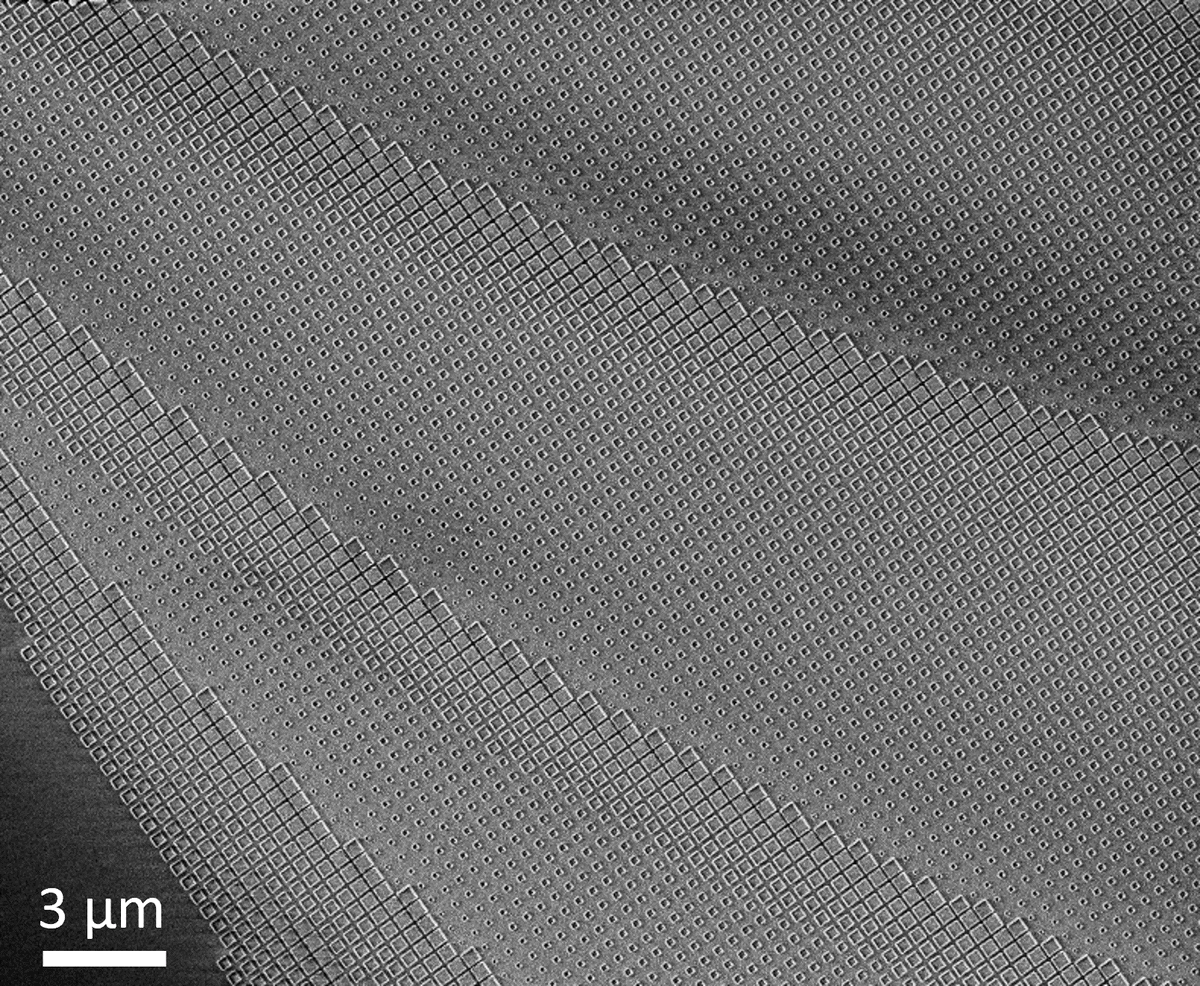 Happy to share our pre-print!
A LLS #microscope optical path integrated in a few hundreds micrometers with #Metasurface #nano-technology to image zebrafish brain activity! 
Here  doi.org/10.1101/2023.0…
also our fabrication process flow on SiNx and our #Bessel beams design!