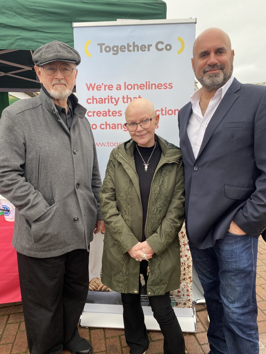 marcthevet's tweet photo. Huge thanks everyone who turned out to support #Paws2Connect campaign to promote helping tackle loneliness with rescue pet adoption. Great to see @Gailporter & @PeterEgan6, plus collaboration between @HelloTogetherCo, @RSPCABrighton & @BTNPalacePier. #MentalHealth #AnimalWelfare https://t.co/55WkSEDEEq