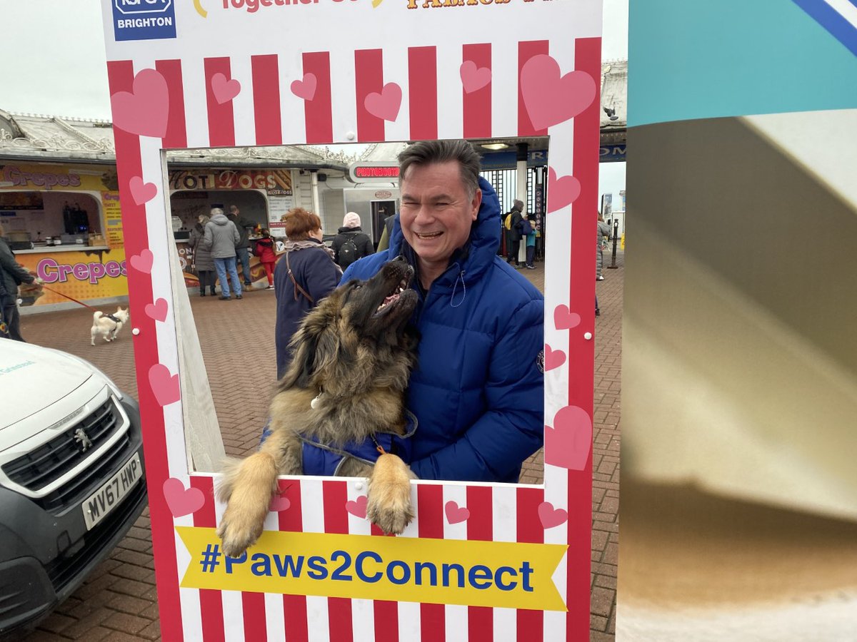Huge thanks everyone who turned out to support #Paws2Connect campaign to promote helping tackle loneliness with rescue pet adoption. Great to see @Gailporter & @PeterEgan6, plus collaboration between @HelloTogetherCo, @RSPCABrighton & @BTNPalacePier. #MentalHealth #AnimalWelfare