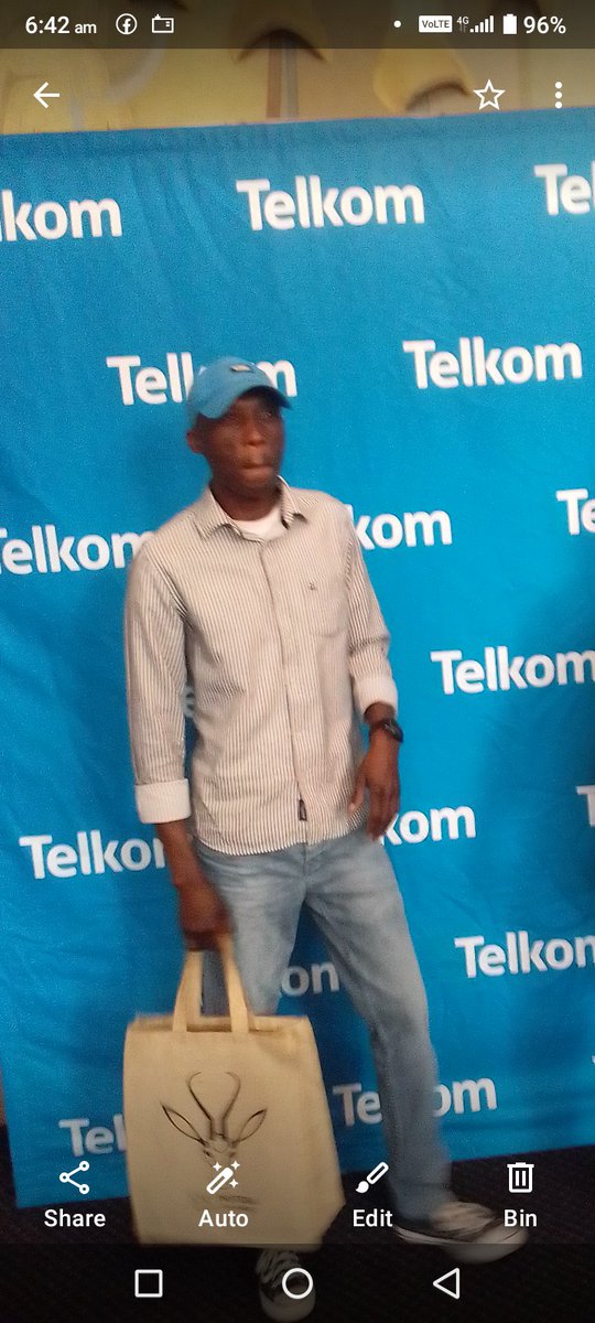 Sephure2's tweet photo. @Radio2000_ZA @DavidMashabela This is my radio moment and I won a #QueenBed on then morning show #PlanetHaaaibo and @Radio2000_ZA gave me opportunity for the 1st time to attend live #TelkomMonateShow https://t.co/QEmU7bTIXE