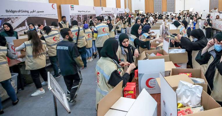 We are proud to have packed more than 30,000 food parcels for Syria and Turkey! #UAEVolunteers #FoodParcels #SyriaTurkey