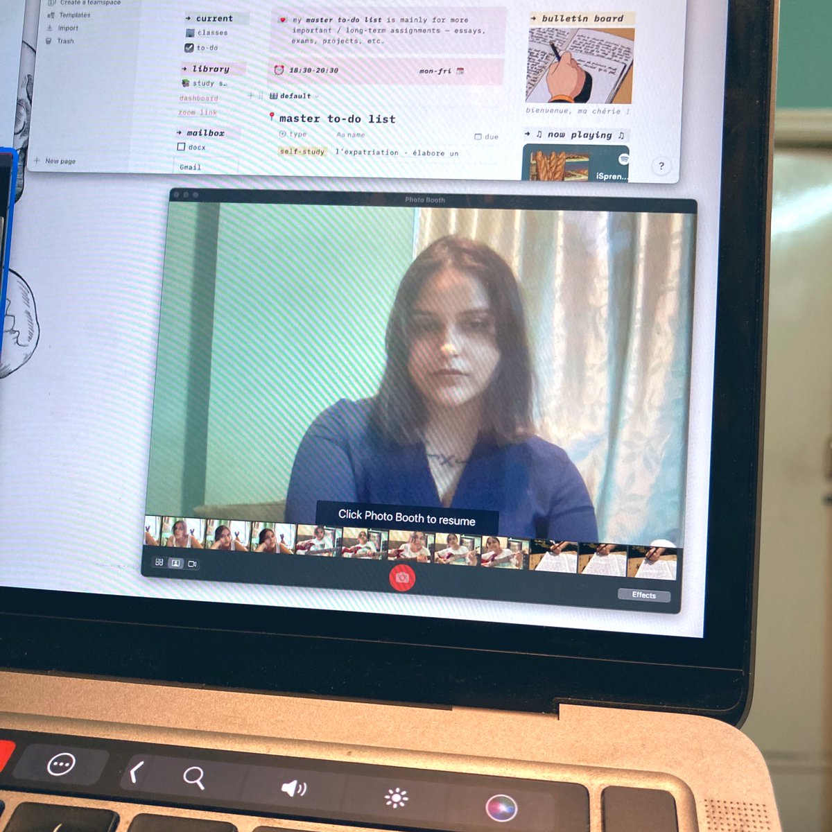 sohapohacanon's tweet photo. My face during class is simply phenomenal… You cannot know what I am thinking about. https://t.co/3F35m5PQpf