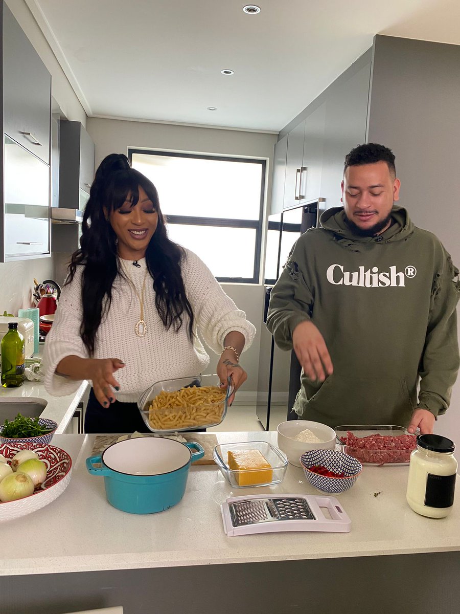 geniusjojozi's tweet photo. Tune into @TheInsiderSA right now to watch @akaworldwide and #nadianakai, as they share a valentines story. #RIPAKA #TheInsiderSA #Supamega https://t.co/OASpyJkGf9