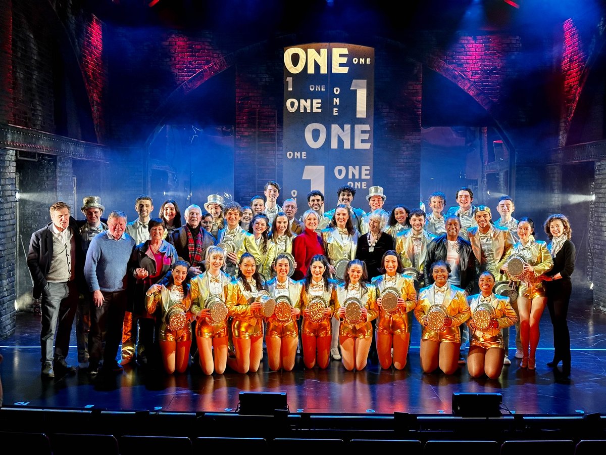 ArtsEd #News: A Singularly Sensational Evening - Original British Cast Surprises Third-Year Students at their Performance of #AChorusLine. 

Read all about it ⬇️
bit.ly/3RWDSpU