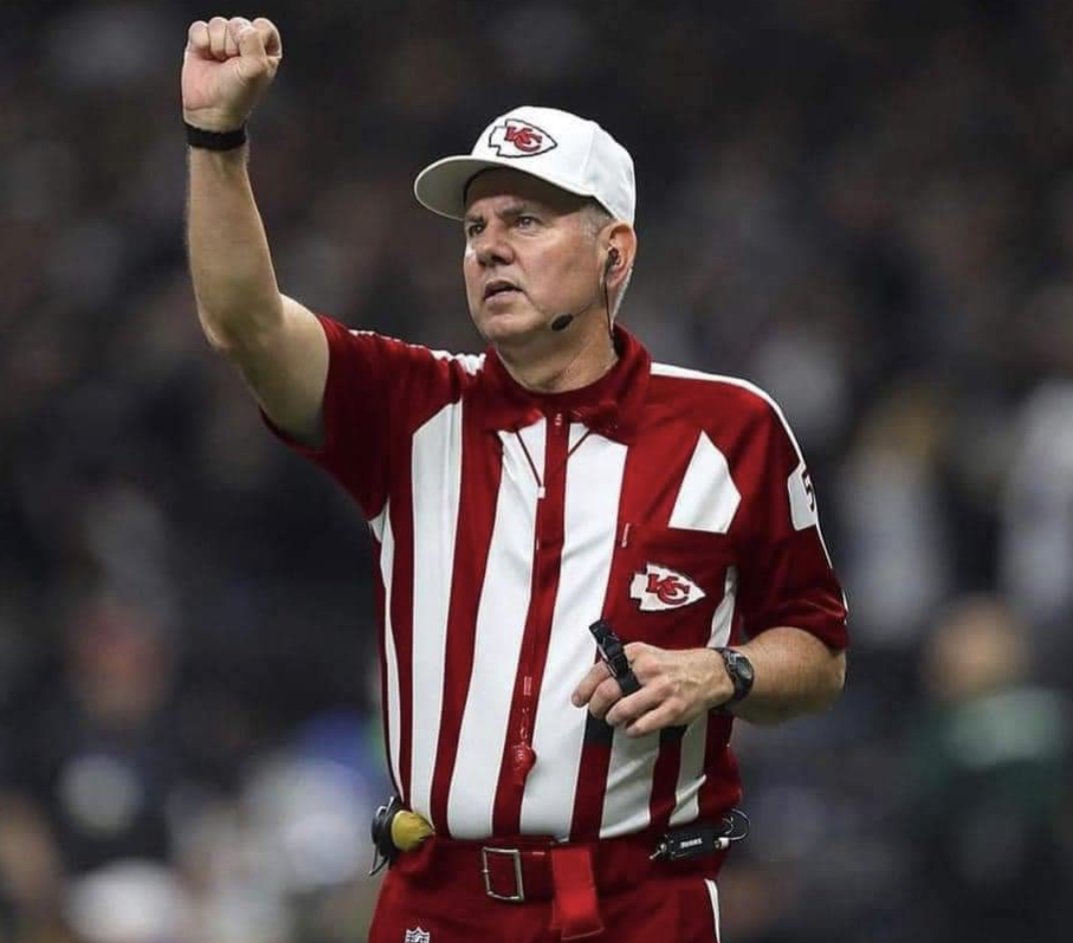 #SuperBowl #EaglesFans
Referees: hold on #34
Chiefs Coaches: finally they call a hold
Chiefs players: JuJu was held
JuJu: I was held
James Bradberry: I held him
Nick Sirriani: it was a hold
Philly Fans: