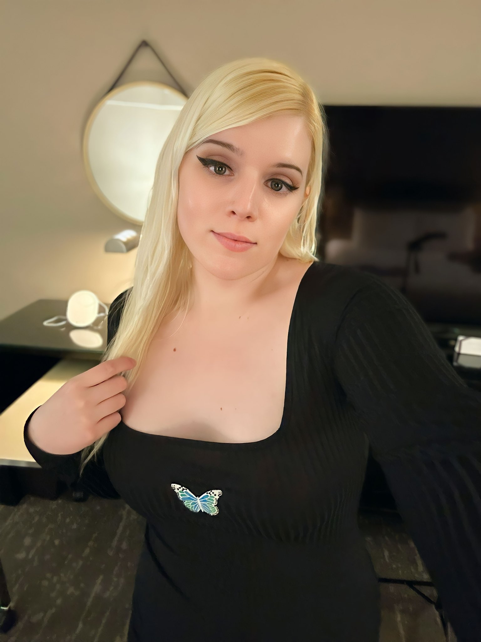 Amanda Rae - good morning from this trans girl