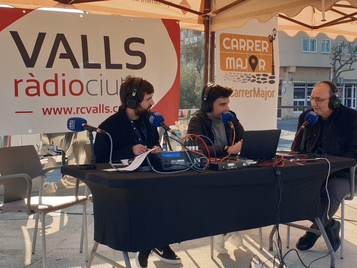rcvalls's tweet photo. Al #CarrerMajor especial des de #Valls, el regidor d'Acció Comunitària, Participació i Igualtat, @JordiCartanya, valora els 5 anys de @rcvalls
👉https://t.co/9mDkXeCPoh… #RCVALLS #CarrerMajor https://t.co/eaAwM5dV4C
