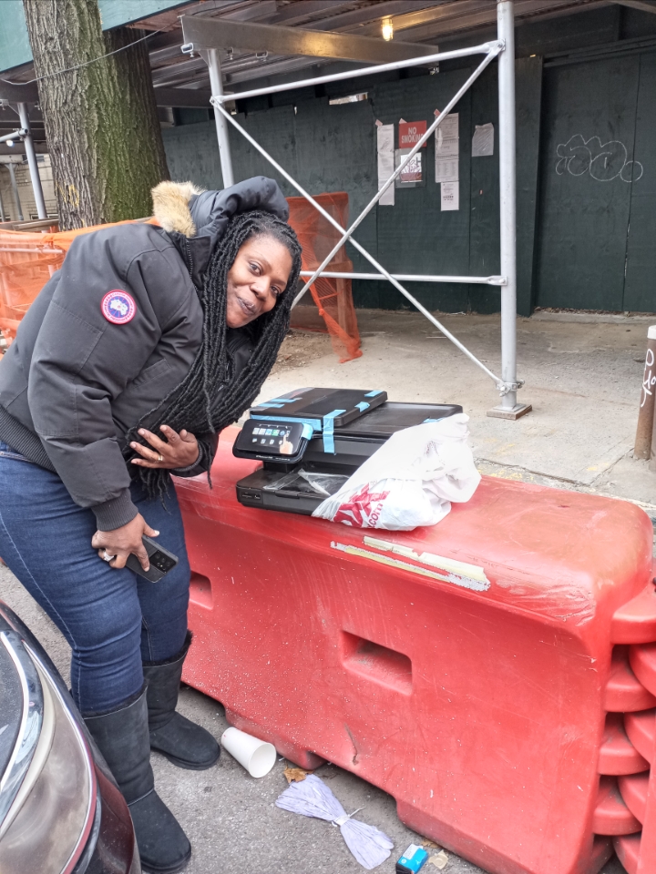 Hey, New York! Our @NYCNeON Nutrition Kitchens are NOT JUST FOOD!  We provide gently used/new clothing made possible through community &amp; retail partner donations.  Our Clothing Closets are open Thursdays in the Bx&amp;Qns from 9-11am, SI from 12-3pm and in Bklyn&amp;Manhattan by request.