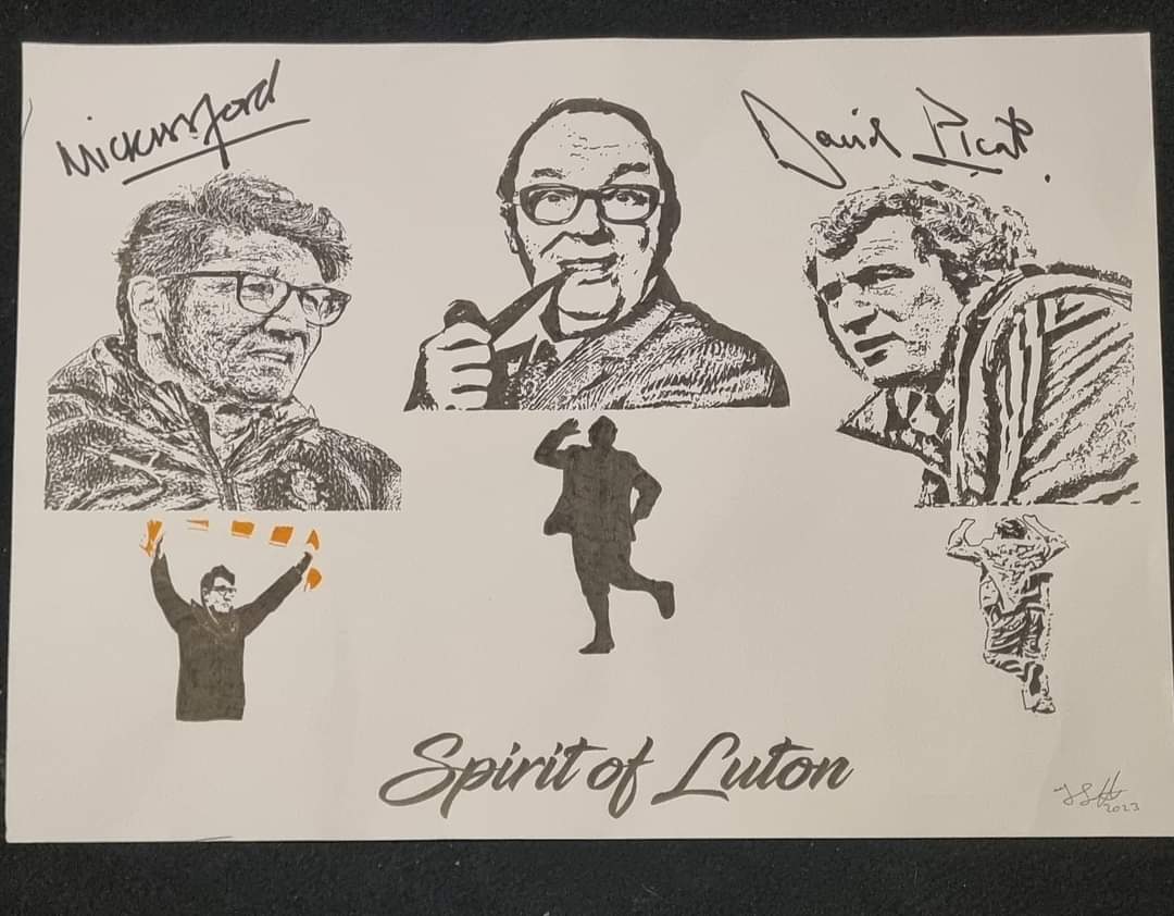 JaysonSwift3's tweet photo. Signed by 2 legends, individually numbered, comes complete with the photo on the right. Money raised going to families affected by brain tumours. Inbox me for a copy 🧡✍️🖼⚽️ #COYH #Pleat #Harford #Legends https://t.co/kInwmnDFfk