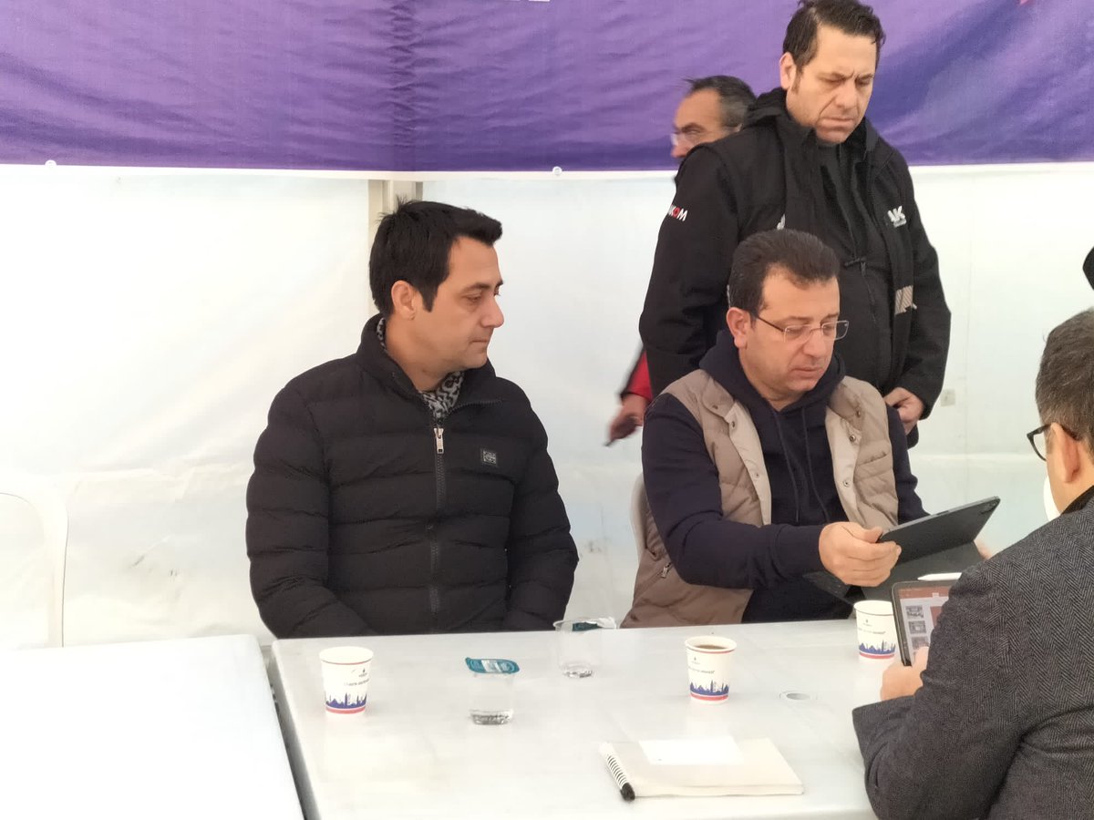 Bugün Hatay Büyükşehir Ve İstanbul Büyükşehir Belediye Başkanlarımız,Genel Başkan Yardımcılarımız,Milletvekillerimiz,Belediye Başkanlarımız İle Birlikte Yardımların Daha Etkin ve Hızlı Yapılabilmesi İçin Koordinasyon Toplantısı Gerçekleştirdik.