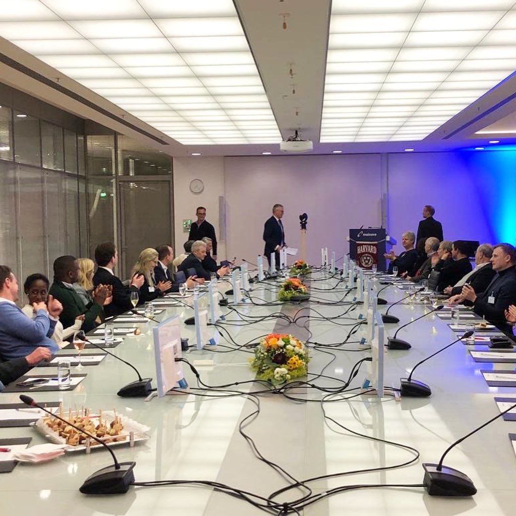 HarvardClubRM's tweet photo. Wir blicken gerne auf den Impulsvortrag von Mainova CEO Dr. Constantin H. Alsheimer zur aktuellen energiewirtschaftlichen Lage zurück. Ein toller Abend mit spannenden insights! #Finanzen #Controlling #MA #Mainova #harvardclub #harvardclubrm https://t.co/yIPJ9EmRBS