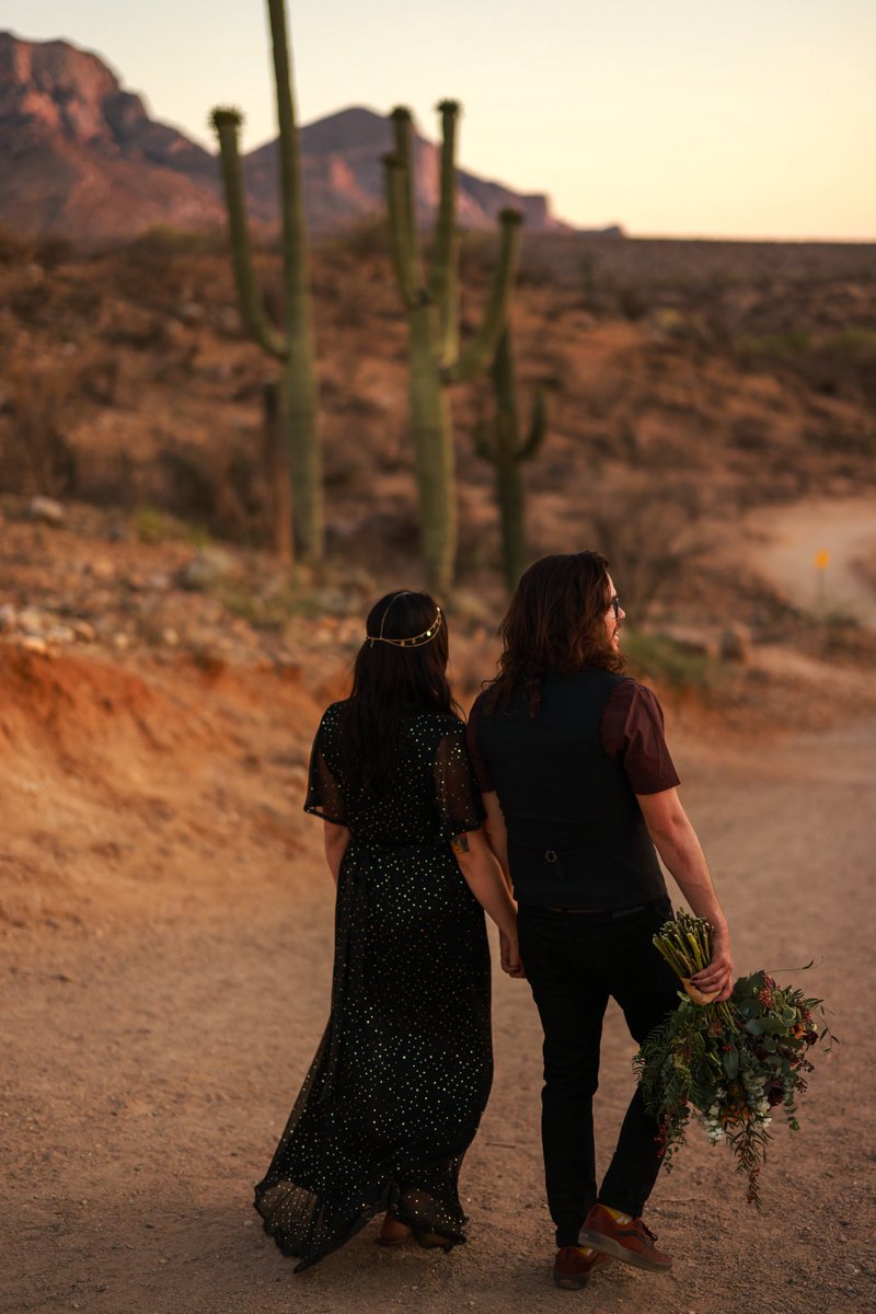wraithsandroses's tweet photo. @AliEzzoBezzo We got married in a state park for $100! https://t.co/Zflm25vnKC