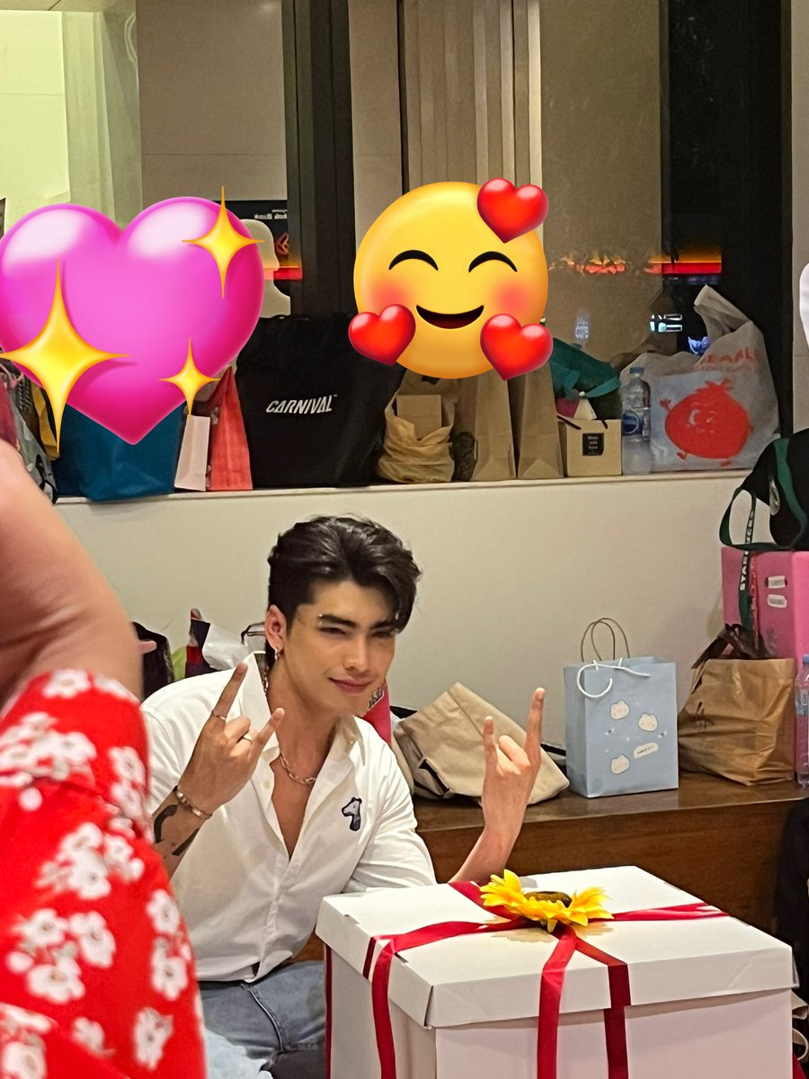 luvisuforus's tweet photo. คุณเมนน่ารักมากเพิ่งเจอกันครั้งแรก🥰😳#ออกเดทกับTheStar2022 #เพราะเรามีแฟนชื่ออาร์ตติส #ArtistTH #อ๊าดติ๊ด #อาร์ตติส https://t.co/AgeRnZ8pnq