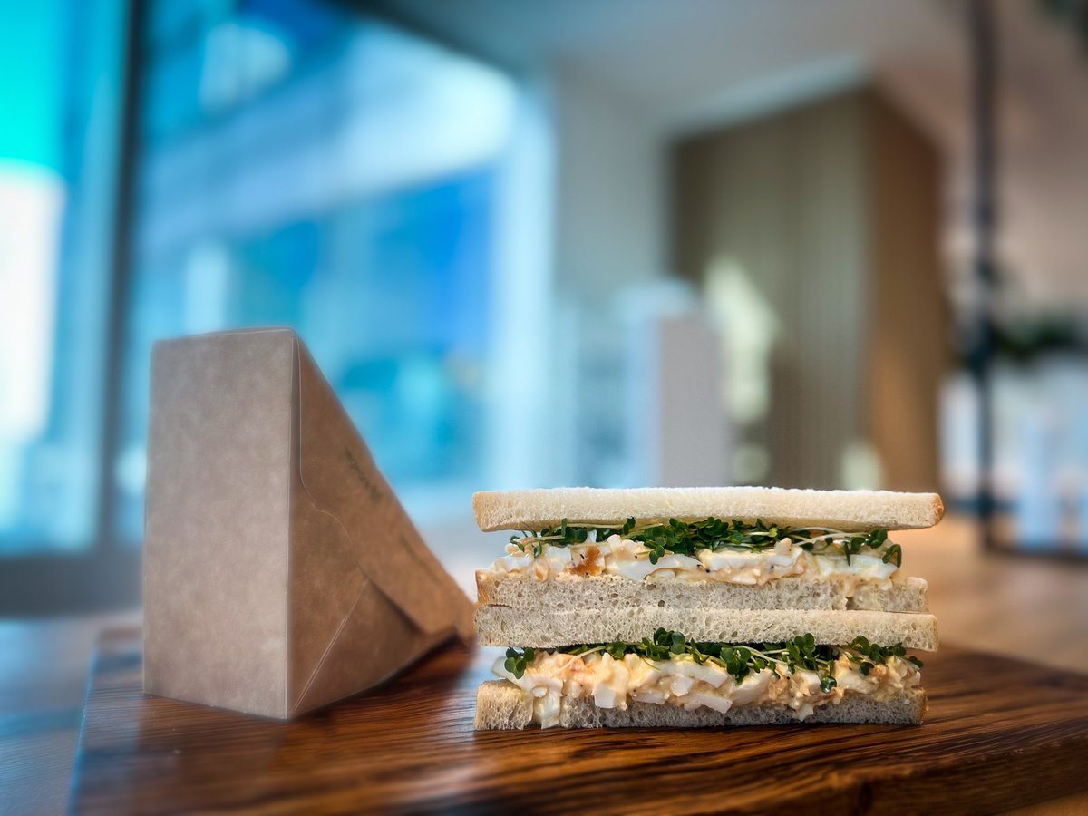 RonnelNulud's tweet photo. We only deliver the best… ❤️ #madesandwich #weareiss #oneiss #oneteamonedream #sandwiches  @Simonprice8 @Chef_Nino_ISS @ELidgitt @peterlambie84 @mark @DuncanNewall https://t.co/flMTWTgJ3g