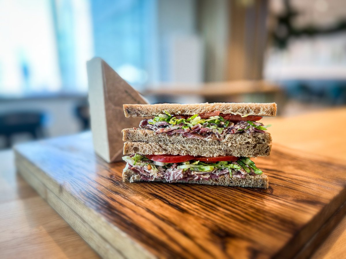 RonnelNulud's tweet photo. We only deliver the best… ❤️ #madesandwich #weareiss #oneiss #oneteamonedream #sandwiches  @Simonprice8 @Chef_Nino_ISS @ELidgitt @peterlambie84 @mark @DuncanNewall https://t.co/flMTWTgJ3g