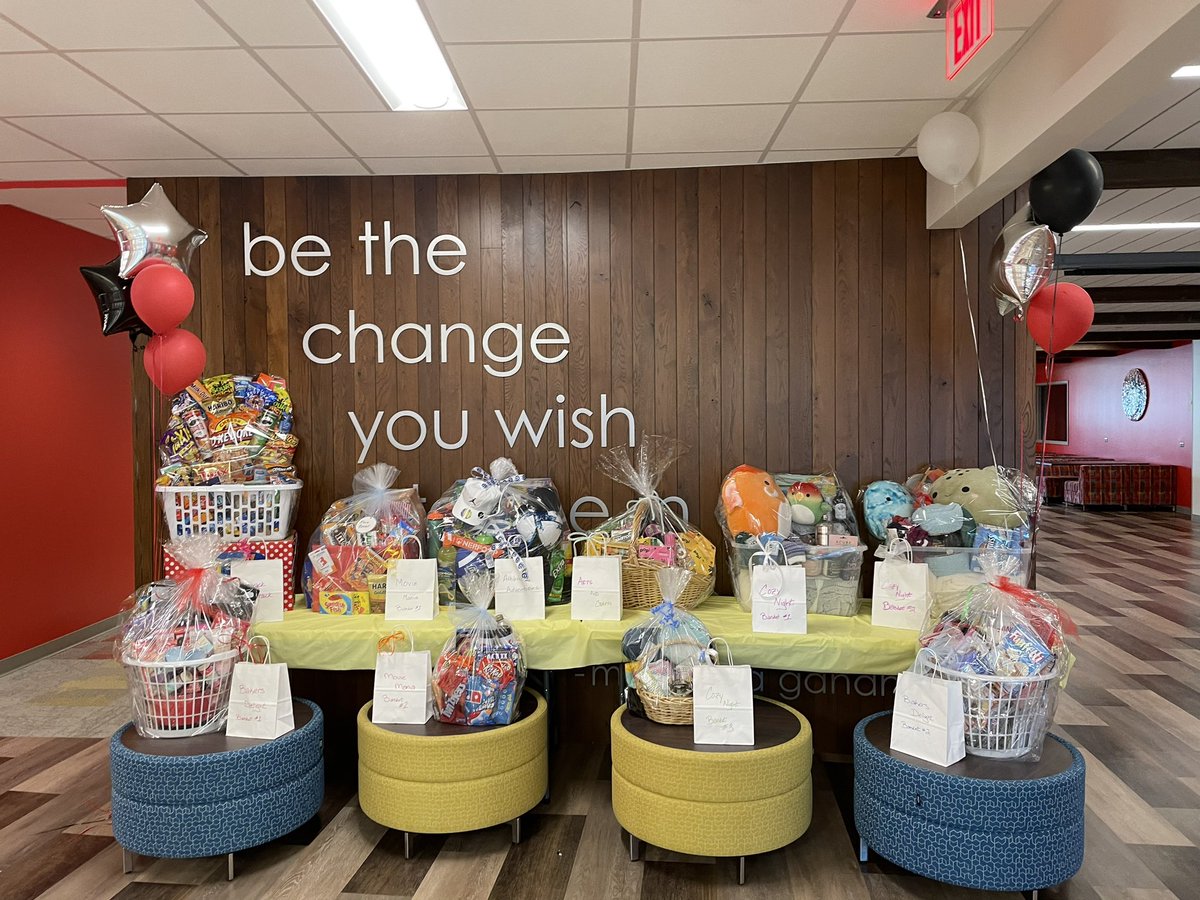 Emily Hales (@mrshalesreads) on Twitter photo Let’s go MAD <a href="/nwhuskies/">Northwood Middle School</a>! It’s charity drive time!! It’s the best time to bring the community together!! <a href="/HighlandParkHS/">Highland Park H.S.</a> Let’s go MAD <a href="/nwhuskies/">Northwood Middle School</a>! It’s charity drive time!! It’s the best time to bring the community together!! <a href="/HighlandParkHS/">Highland Park H.S.</a>