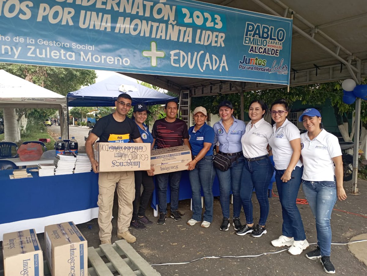 CCON3_FFMM's tweet photo. Promotores de Educación en el Riesgo de Minas Antipersonal del #BIDEH1, apoyaron la Donatón de útiles escolares, iniciativa de la gestora social de La Montañita #Caquetá, a su vez, invitaron a la comunidad a transitar únicamente por los caminos seguros y visitar las zonas seguras https://t.co/xXWh5XSwuz