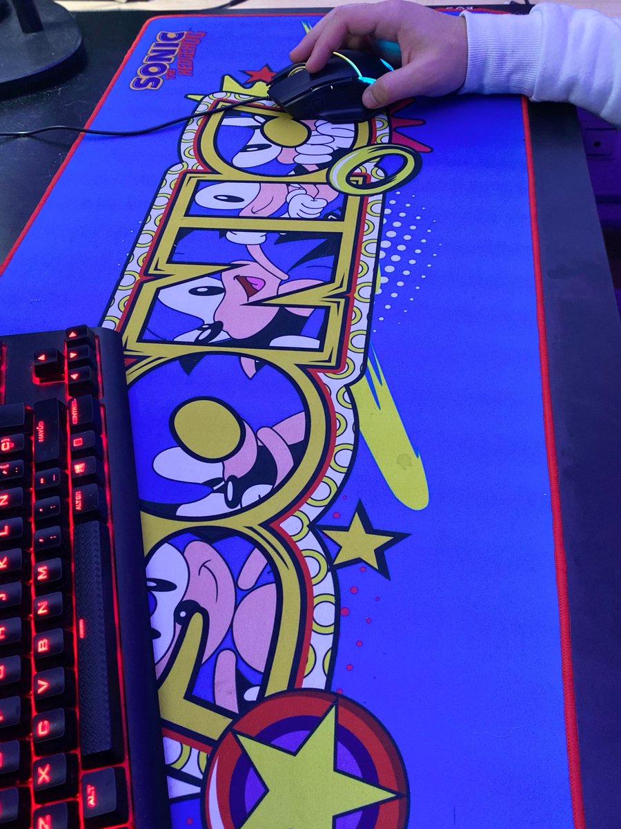 ¡SÓNICO!

Consigue un pack de esta tremenda alfombra XXL y unos cascos con micrófono con temática del erizo azul completamente gratis participando en este sorteo

1. Follow <a href="/KOPURISTA/">KOPU de pelo azul</a> y <a href="/EnergySistemG/">ES Gaming by Energy Sistem</a> 
2. RT aquí

El ganador se anunciará el domingo 19/02

¡SUERTE!