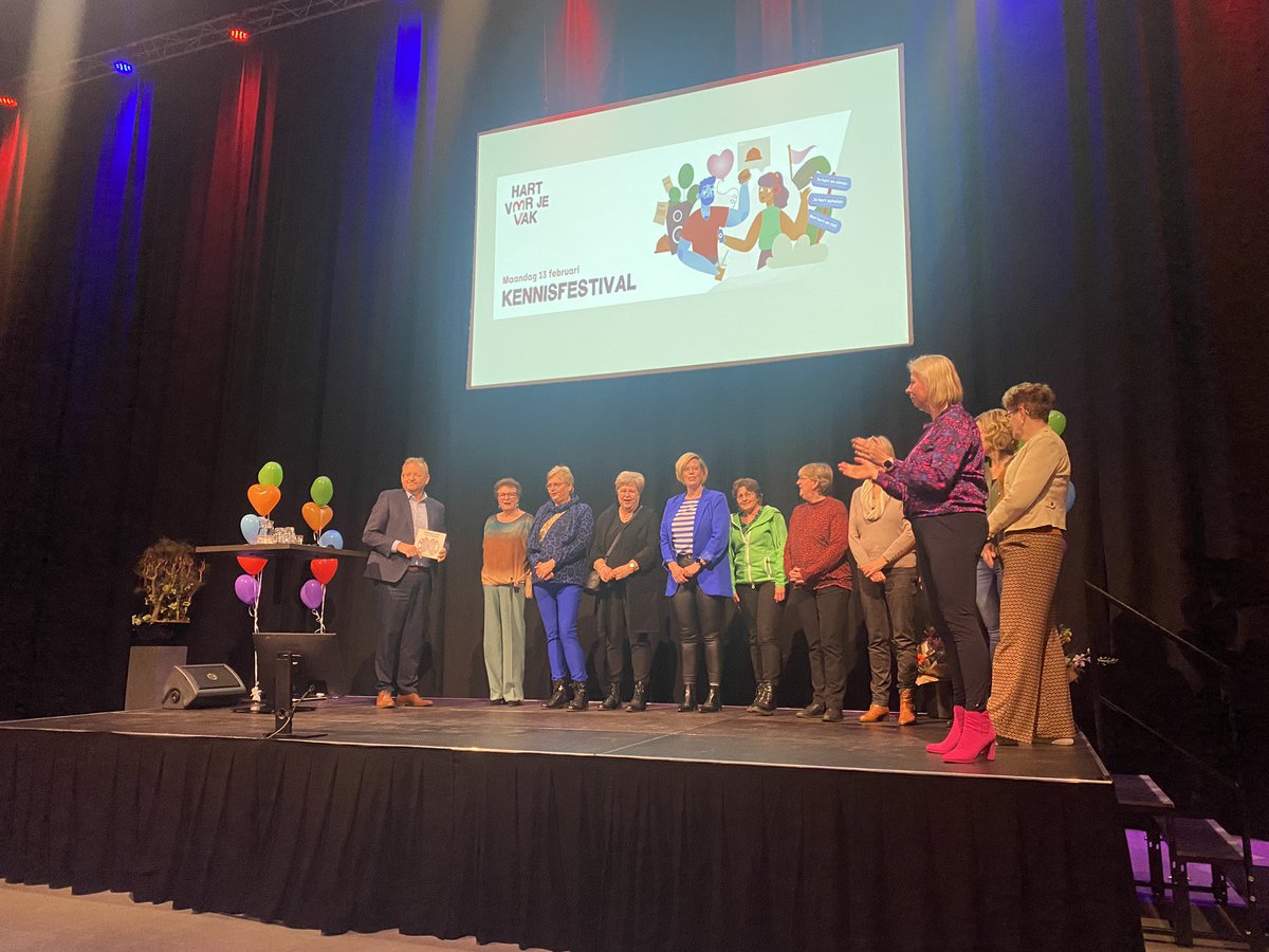 Wat een mooie start van het Kennisfestival <a href="/Tintengroep/">Tintengroep</a> vanmiddag met waardering voor alle medewerkers die zich elke dag weer sterk maken voor sociaal werk in Noord- en Midden-Nederland. #hartvoorjevak
