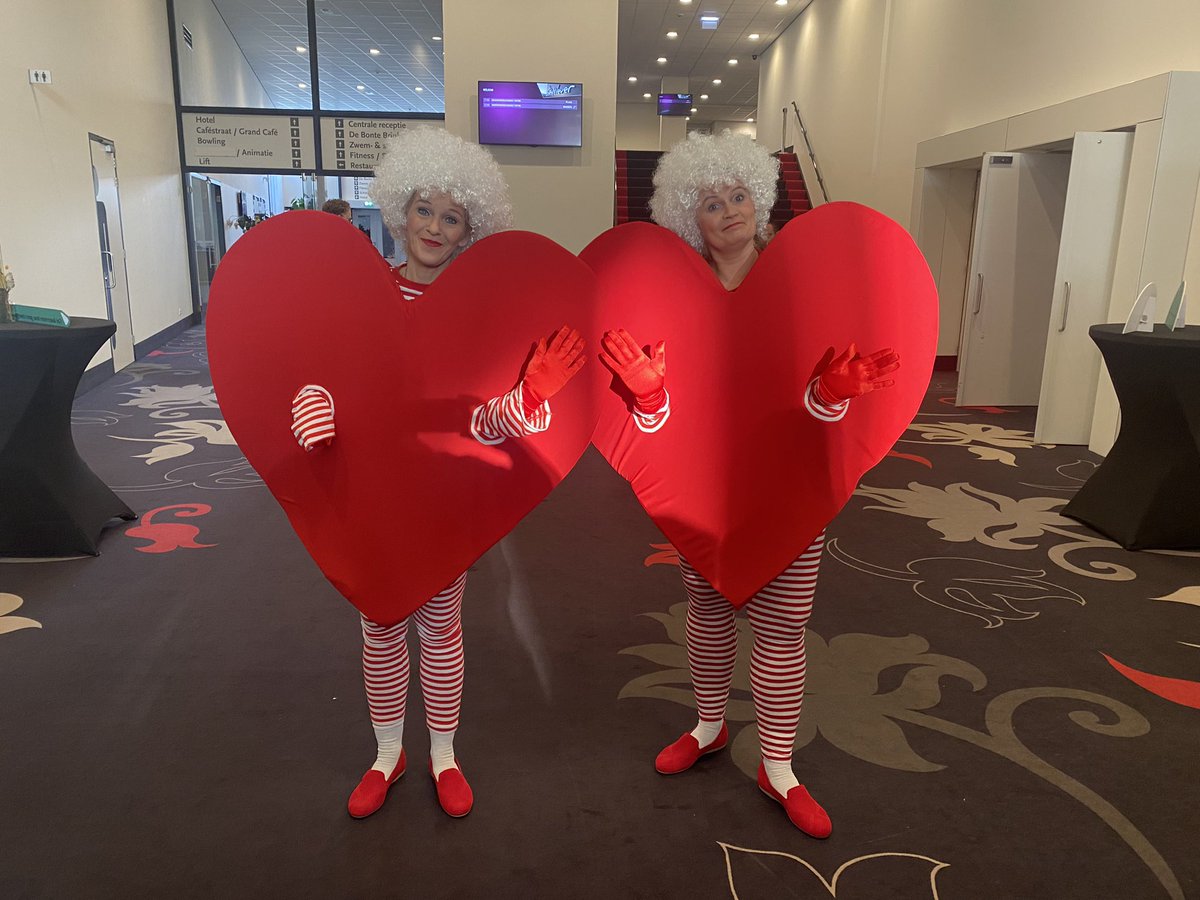 TjeerdHobma's tweet photo. Wat een mooie start van het Kennisfestival @Tintengroep vanmiddag met waardering voor alle medewerkers die zich elke dag weer sterk maken voor sociaal werk in Noord- en Midden-Nederland. #hartvoorjevak https://t.co/iO7R3nTcIi