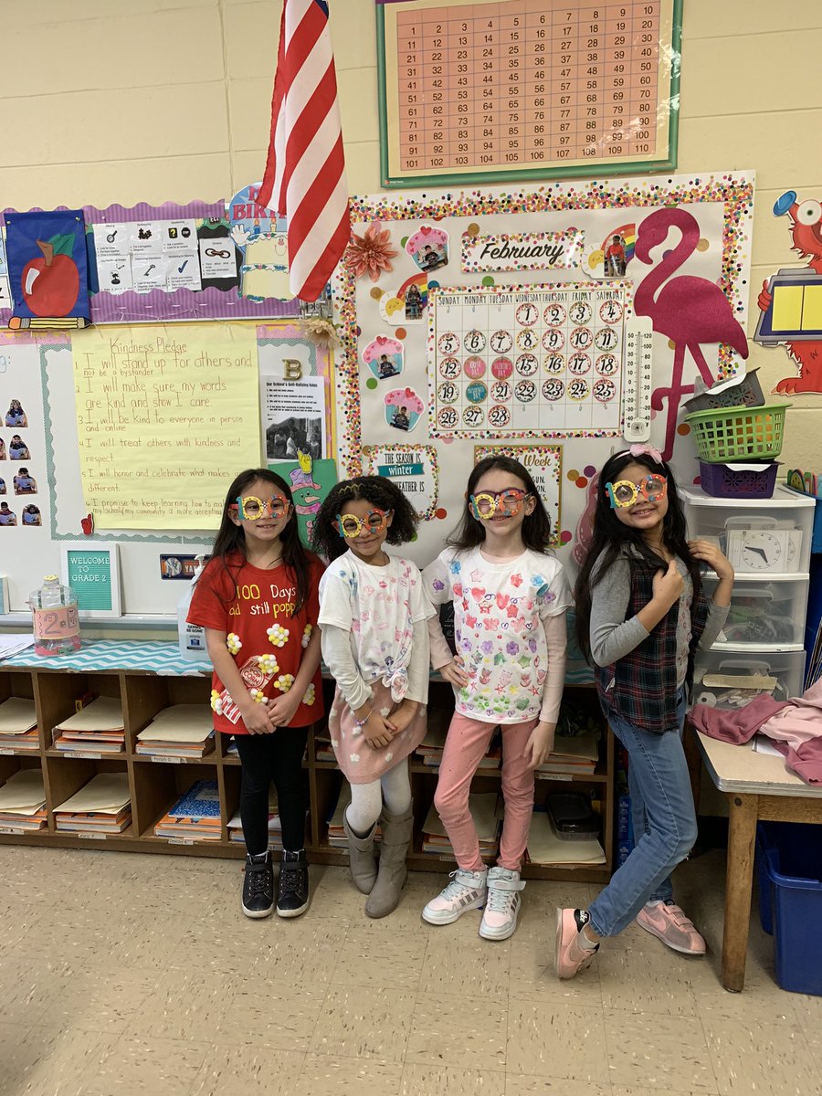 NicoleBensonRMS's tweet photo. Happy 100th Day of School! @NicoleBensonRMS https://t.co/ysNWG5VxbW