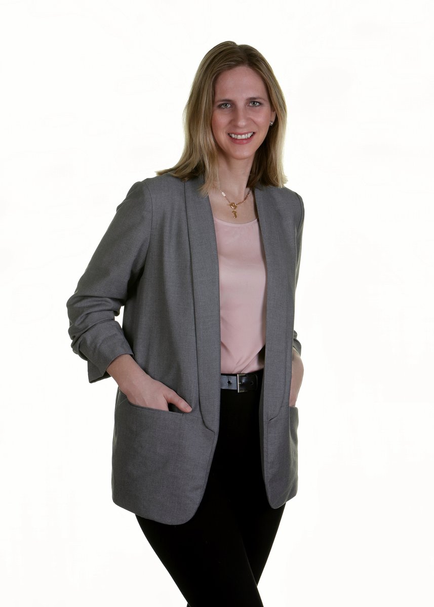 Please welcome to #TeamBurges Senior Consultant Caitlin Johnson! 

Caitlin has leveraged her background in journalism, research, organizing, and strategic communications to win campaigns that improve the lives of people across Ohio. Read more at burgesandburges.com/our-team