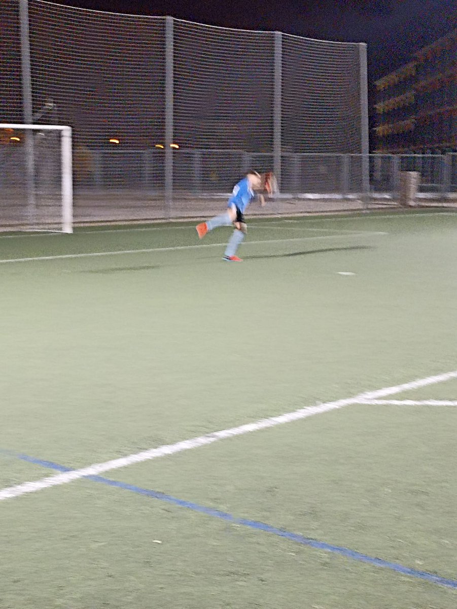 DiscaFC's tweet photo. ¡LO CONSEGUIMOS!

Ayer los chicos lograron vencer al EF Minusvalidos en un partido con MAS DE 10 GOLES A FAVOR. 

Sin duda unos datos espectaculares y que refleja todo el sacrificio y esfuerzo del equipo.

Nos vemos en la kings league😉

#VamosDisca💙🤍 https://t.co/21fMOauVaE