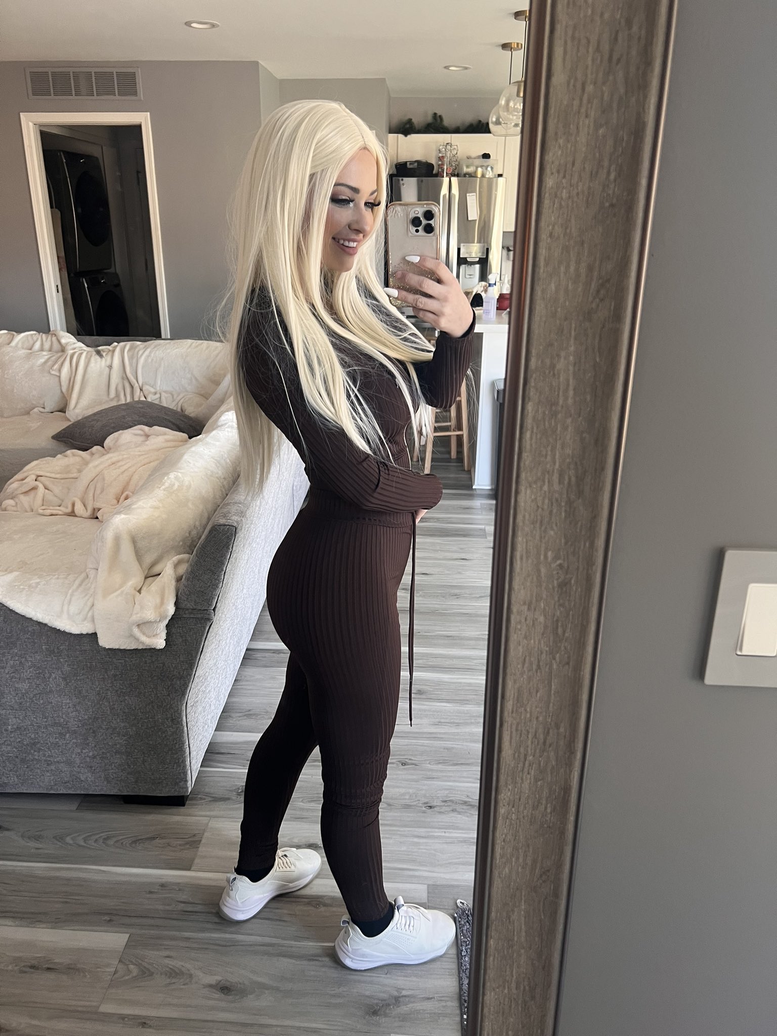 TW Pornstars TheDanDangler. Twitter. Happy girl. 3 49 PM 13 Feb 2023