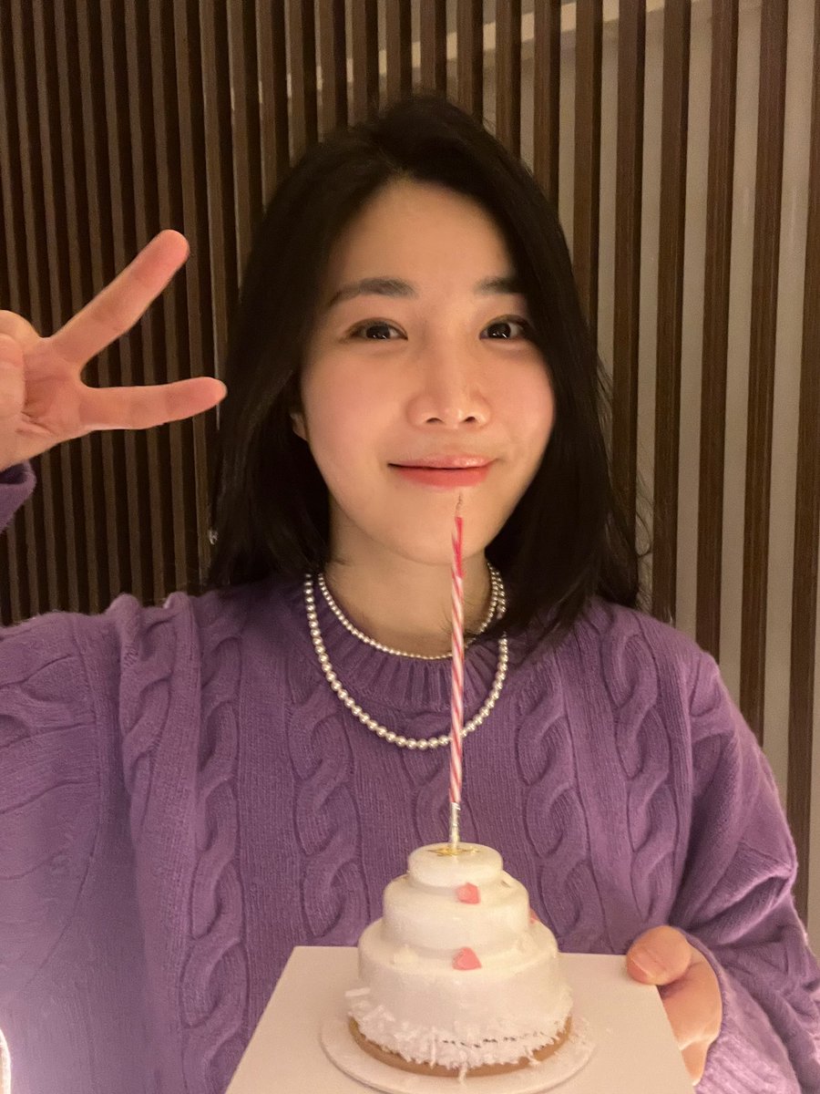 트위터에 사진 올리라고 막 쑤근쑤근 하던데???어????💜요기