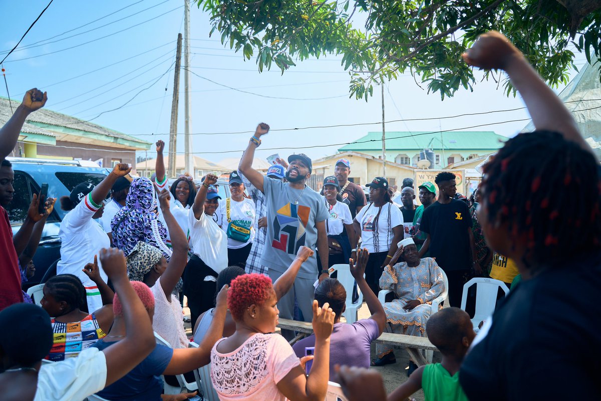 thebworg_'s tweet photo. If impact is the goal, then we must no longer be content to shout from the sidelines. We must get into the system to fix it ~ @BankyW 

🚨12 DAYS TO THE GENERAL ELECTIONS
🗓️ FEBRUARY 25th 2023
🗳️ VOTE PDP 

#PDP #itispossiBle #BetaDeyCome #WeMove #BankyW4EtiOsa https://t.co/JATgyoNHAa