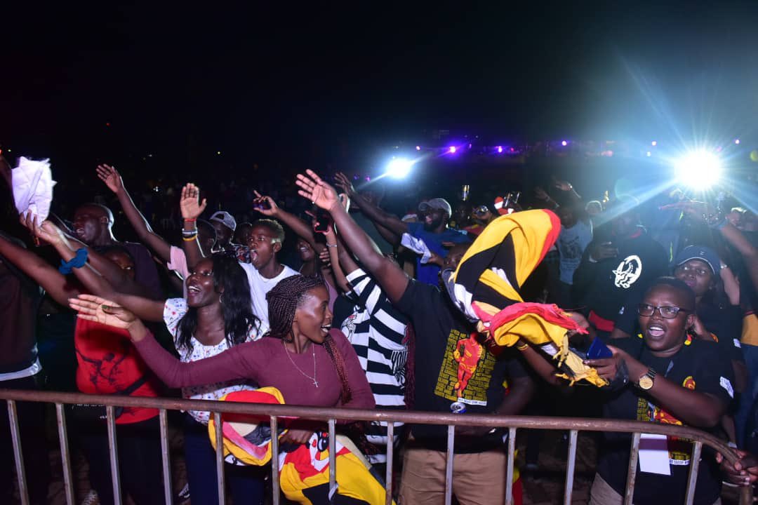 Ffe tuli eno kulumbe , kulumbe 
Chair man yafudde , yafudde 
Vibe ekutte ,ekutte Omwana olunze chai we njayi" 🎶🎶🎵