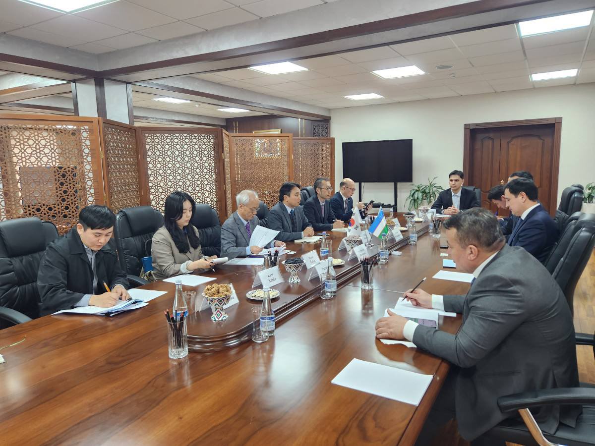 PKofih's tweet photo. The #KoFIH delegate met the team of the MoH of Uzbekistan, led by Minister Dr. Amarillo Inoyatov. The main topics were how to cooperate in the EMS  &amp; NCD management. https://t.co/urcchBAXhq