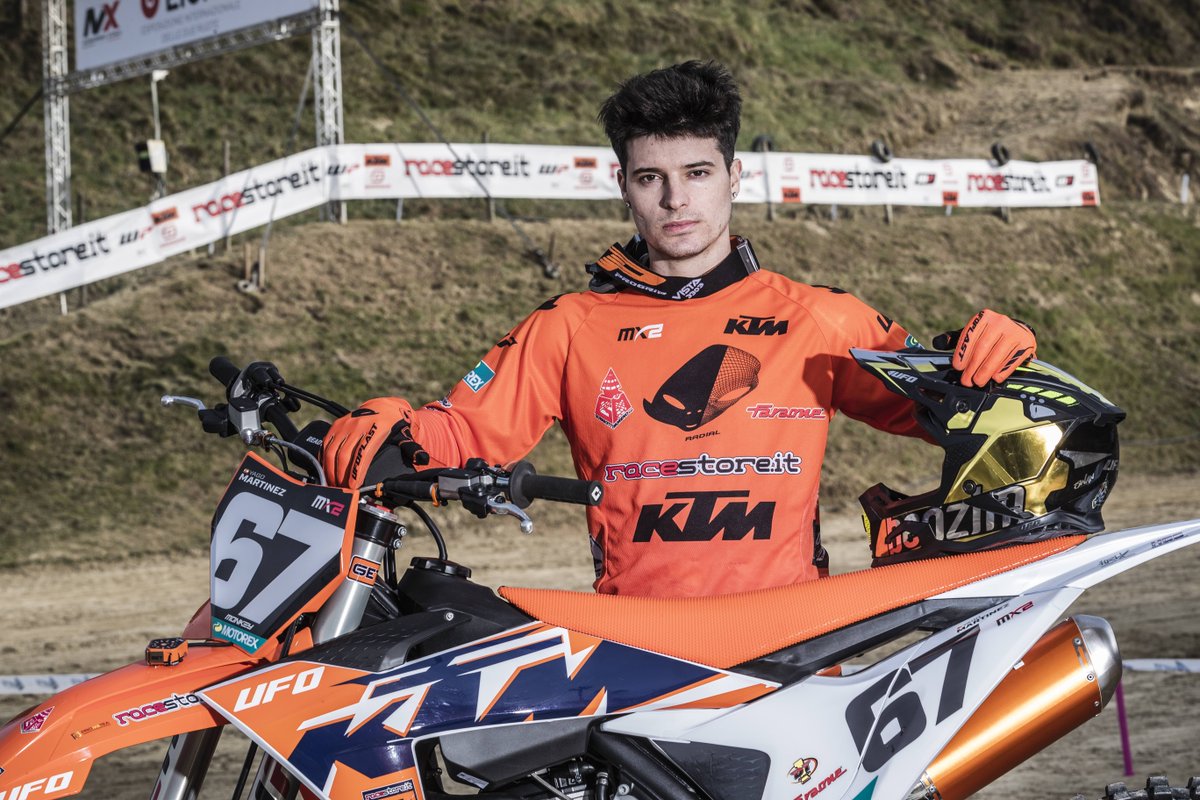 mxgp's tweet photo. Yago Martinez and Racestore KTM Racing Team show off new gear and the KTM SX-F 250 for the 2023 MX2 season ❗🔥
📷Racestore KTM Racing Team
#mxgp #MX2 #Ufoplast #motocross #KTM #Racestore https://t.co/adXenYOUhV