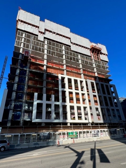 JacobsenBuilds's tweet photo. The Astra Tower continues to rise in downtown Salt Lake City! Concrete crews will be pouring the 18th floor soon, with 22 more floors to go. This will be the TALLEST building in downtown Salt Lake City! The building will be LEED Gold certified. 

#JacobsenBuilds #BuiltForLife https://t.co/Pp4wUZCO6w