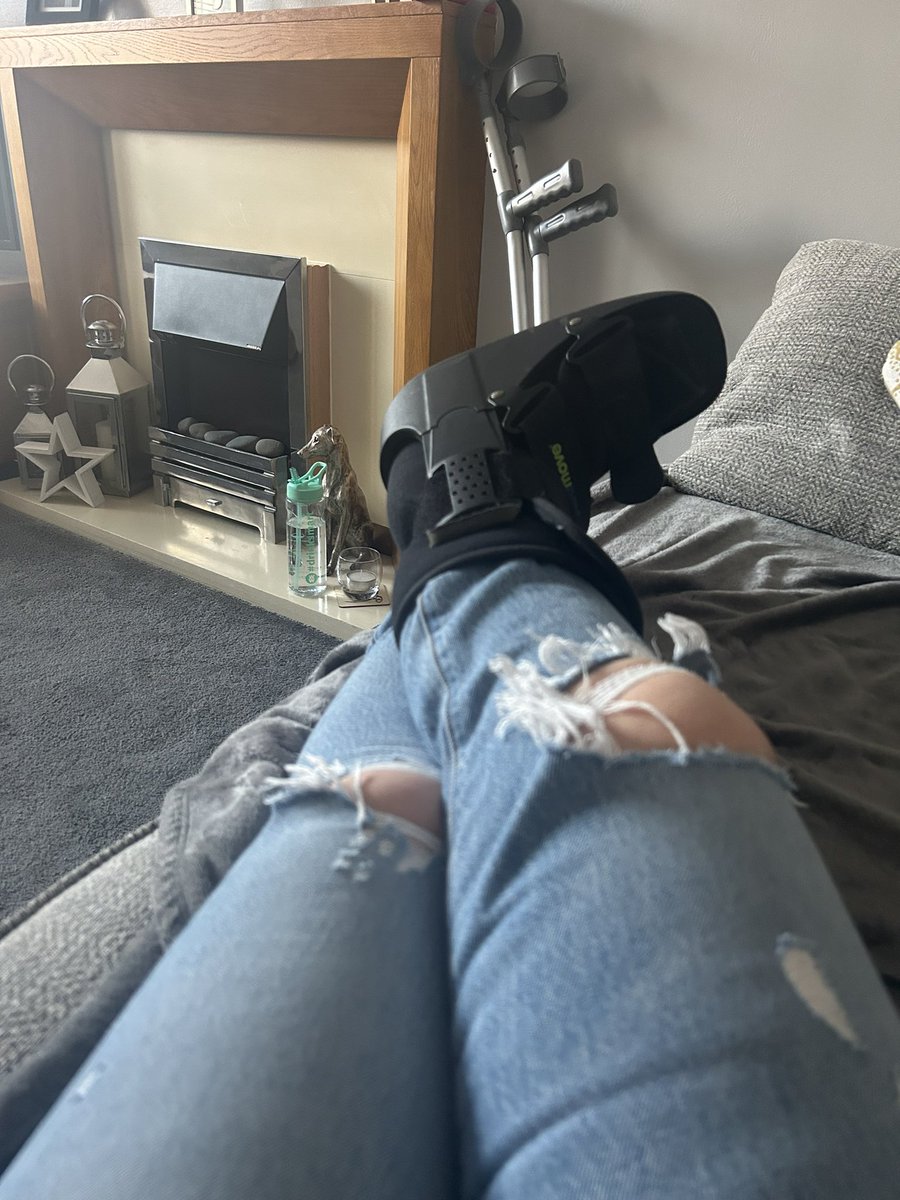 Week 7 and THE final week of the walking boot 👊🏻 #achillestendonitis #achillessurgery