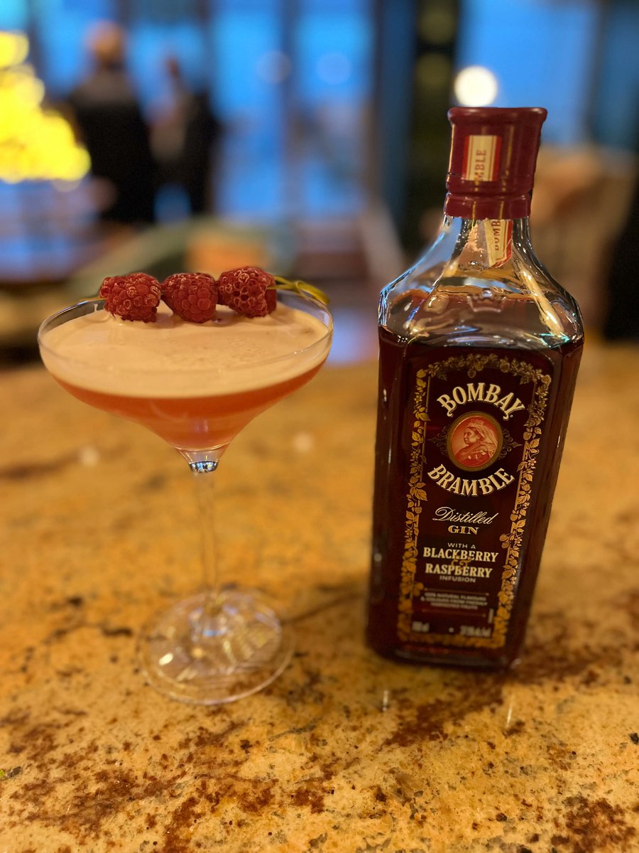 It’s Clover Club o’clock … Classic, sweet and refreshing with rich notes of blackberry and raspberry made with Bombay Bramble Gin. A very popular #cocktail among Members and guests. Ask Luigi and Gabriel next time you visit our Churchill’s Bar.