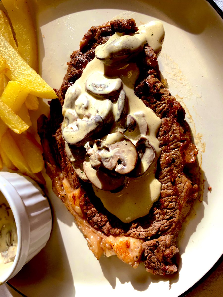 TimLlan's tweet image. Diwrnod cyntaf - Arholiad ymarferol Arlwyo. Prowd iawn o’n dysgwyr Llan heddiw 👏🏻👏🏻 First day of Catering practical exam. Very proud of our Llan learners today 👏🏻👏🏻