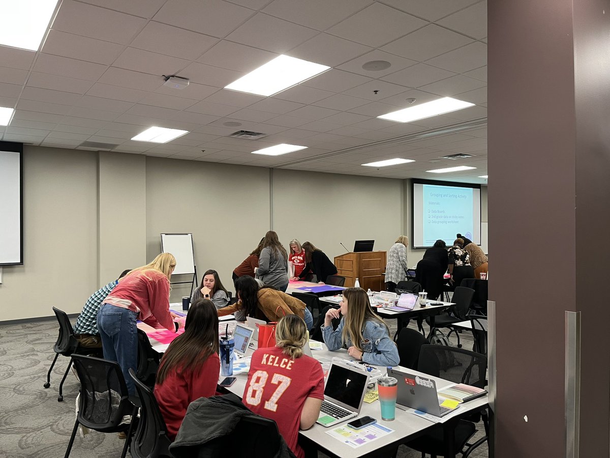 A great group of @kckschools elementary educators engaging in MTSS reading training this AM. Grouping and sorting students for reading interventions! @JudithC1908 @AhuskerAmy @ksmtss @ksdehq @astubblefield7 @Mstewart_2u