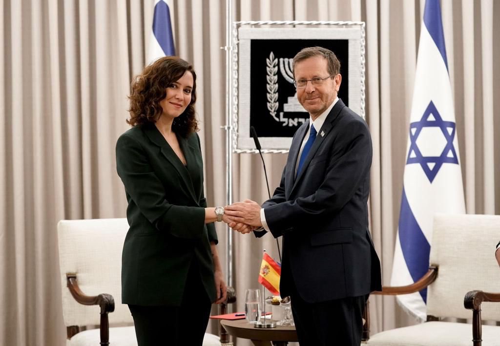 IdiazAyuso's tweet photo. Israel encontrará siempre en Madrid su casa. Somos una región abierta al mundo, la de todos. Por la libertad y la vida.

Gracias al presidente @Isaac_Herzog por su acogida y sus palabras. https://t.co/8W005nQv6G