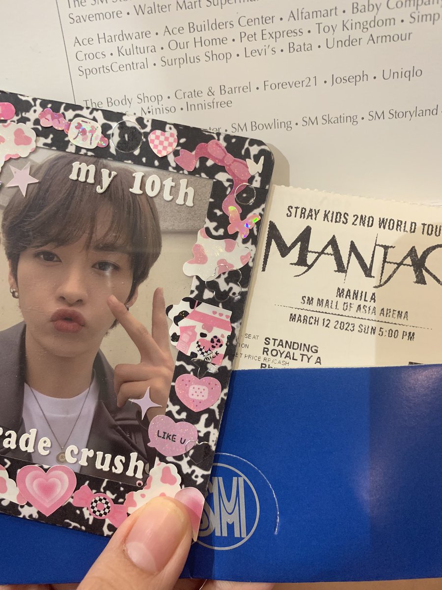 linoults's tweet photo. forgot to post for the memories but SEE YOUUUUU @Stray_Kids 🤍🤍🤍 https://t.co/3AbHg4b5MN