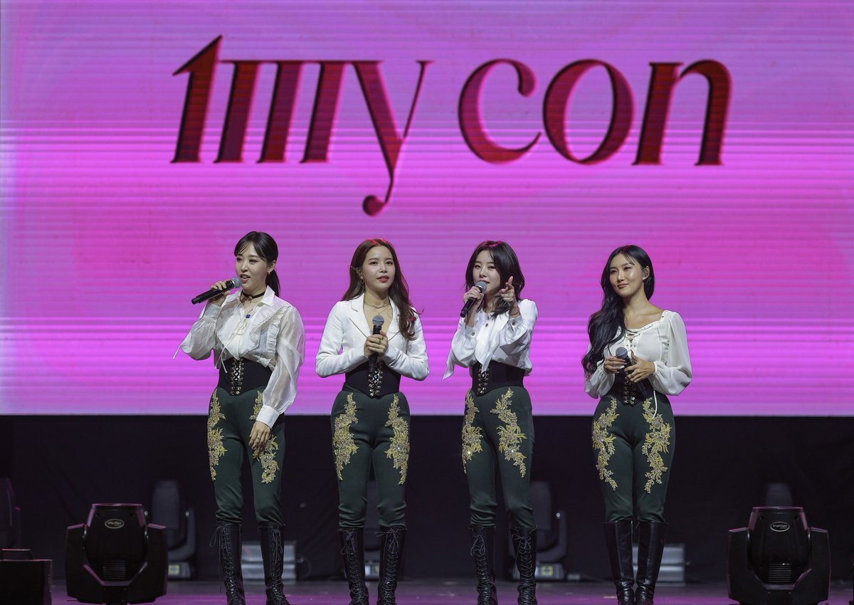 WilbrosLive's tweet photo. 𝐌𝐀𝐌𝐀𝐌𝐎𝐎
[MY CON] - MANILA
Thank You, MOOMOOs! 💚🫰🏻
#MAMAMOOinPH #MYCONinMNL https://t.co/NsD0qUVZZL