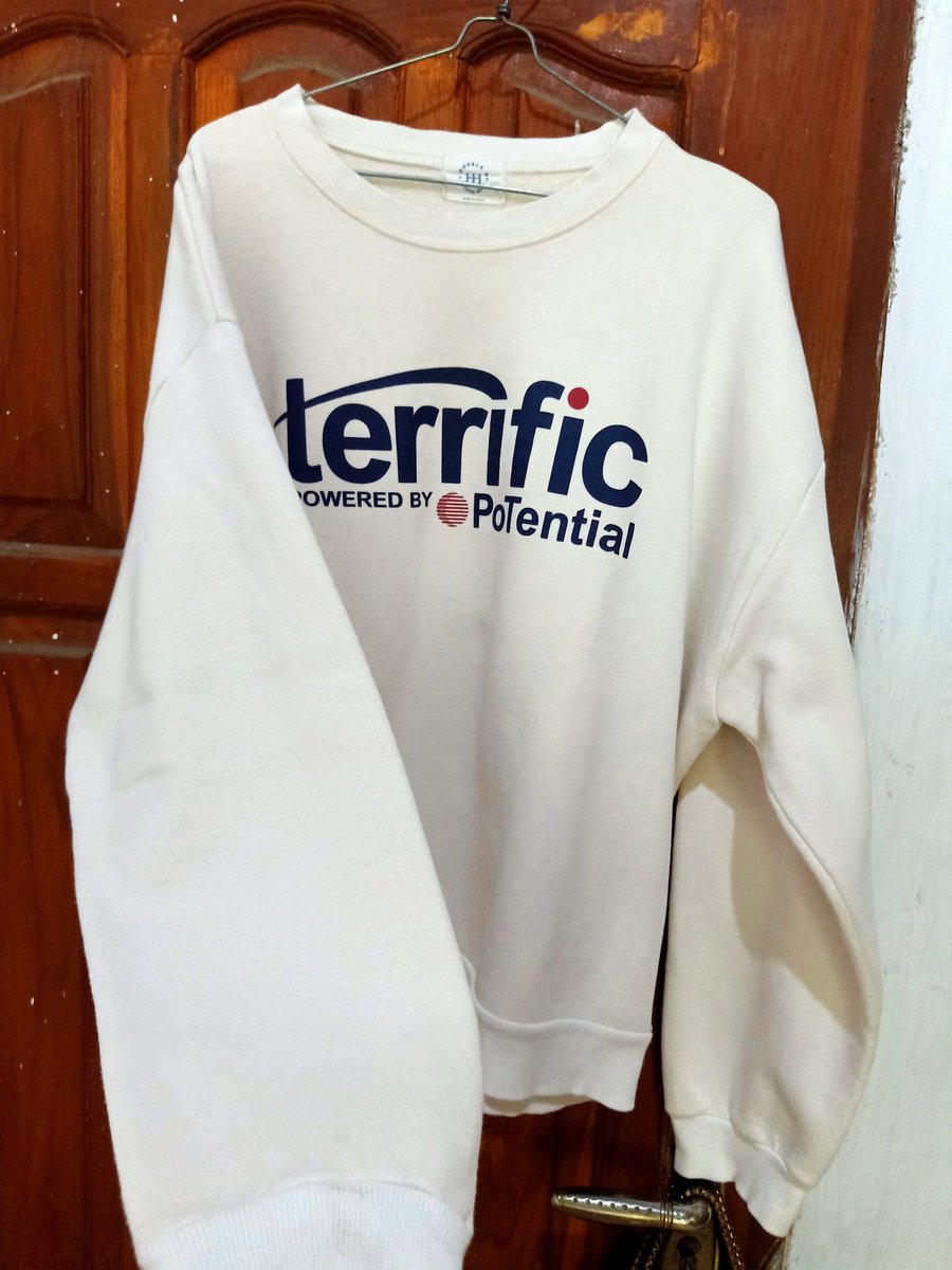 kimteyungwife's tweet image. WTS WTS PRELOVED CREWNECK/SWEATER
#thrift 
#prelovedsweater
#zonauang