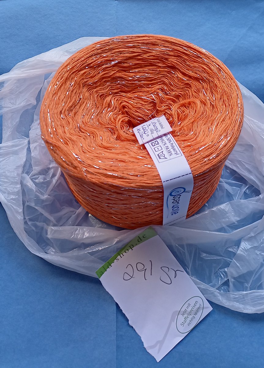 LaMadameDomme's tweet photo. In Eigener Sache:
#häkelbubble #strickbubble #DIYbubble
Ich verkaufe diesen WollKompaktKnollen. Unbenutzt. Frisch wie Neu. FP €15 + Versand.
Via DM bitte. Danke.
#rt #einigesmussraus
#followerpower #privatverkauf #bobbel #wollkompaktknollen https://t.co/MWEcSQ3uW2