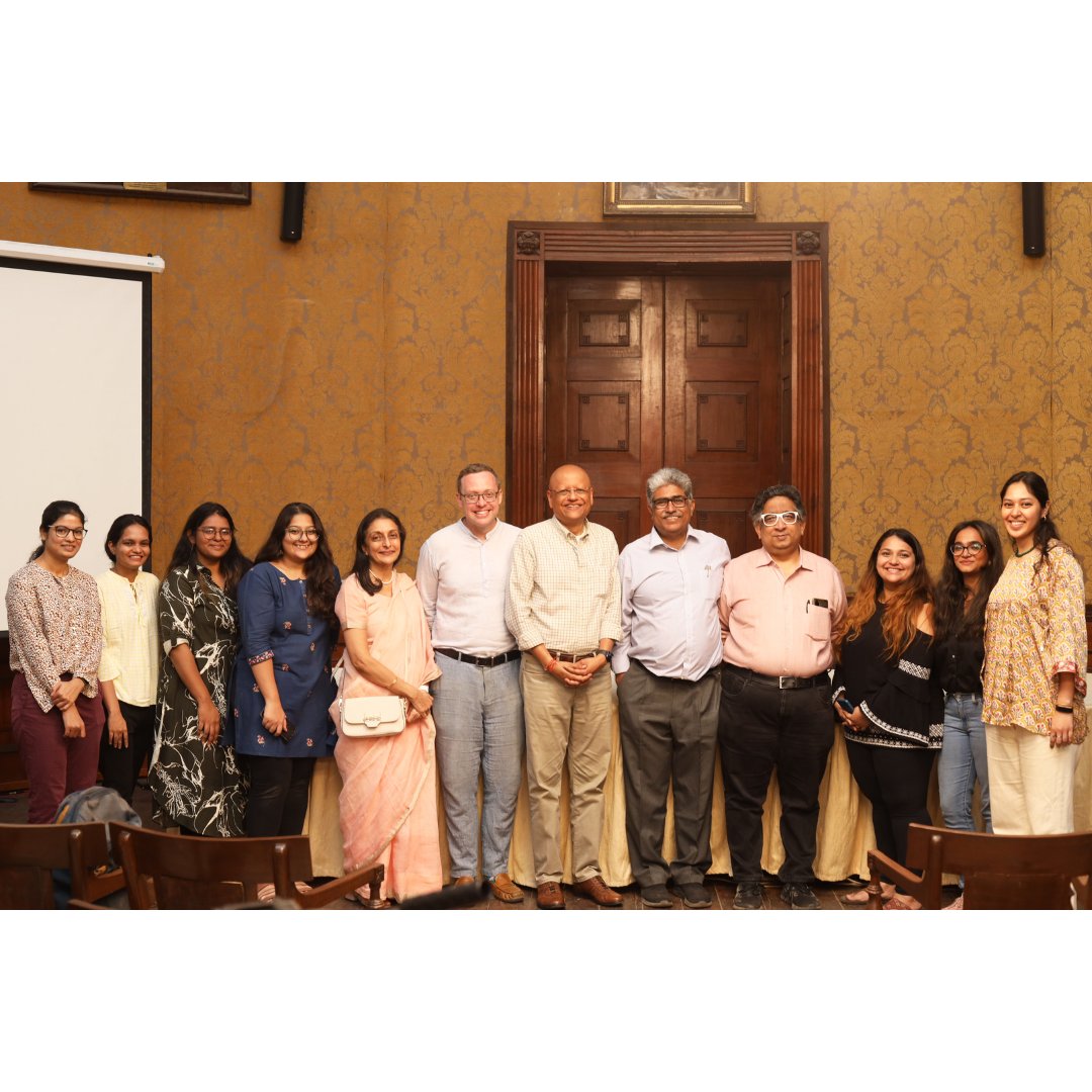 artdecomumbai's tweet photo. Get your copy now through the link here or at Kitab Khana, Fort, Mumbai.
https://t.co/mhy8Nhu0dY
#ThinkBigDoLittle #StakeholderInitiatives #WhenLessIsMore #ModernHeritageConservation #Colourcrete #SwastikCourtHandbook #ArtDecoMumbaiTrustPublication #ArtDecoMumbai (4/4) https://t.co/ZvLrIwrp6a