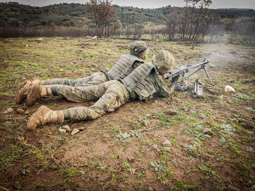 FUTER_ET's tweet photo. El Batallón de Infantería Mecanizada “Lepanto” perteneciente al #RI2 de la #BrigadaGuzmanelBuenoX, realiza ejercicios de instrucción de tiro con la veterana MG-42. #SedFuertesenlaGuerra https://t.co/fWaIQx3b4N