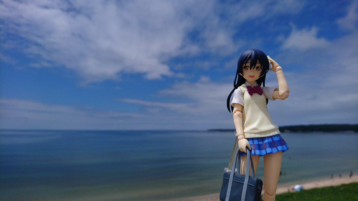 Sota_pkmn's tweet photo. 過去撮影したfigmaの写真を見つけました。
当時ハマっていたラブライブの園田海未ちゃんです。
スマホにしては良く撮れてるなあと、自画自賛した思い出があります。

ここは世界一長いベンチのある海岸沿いだったかな。

#figuma https://t.co/azyml3uZYc