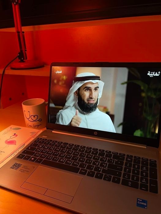 نصيحه استبدل الأغاني بالبودكاست وشوف الفرق بعد شهر ..😎
 سواءً وقت تمارينك وقت فراغك في طريقك للدوام ..

 وعلشان النصيحة لا تصير  ناقصة هاذي مجوعه بودكاست سمعتها كذا مره واثرت فيا كتيير ❤️