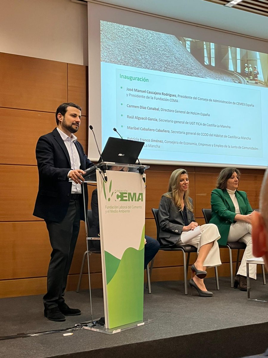 Ruth_millang's tweet photo. Excelente foro de diálogo y ejemplo claro del tremendo potencial de la colaboracion público-privada para seguir construyendo un mejor futuro sostenible. Neutralidad climática en 2050, objetivo de la estrategia  #FuturoenAccion de @CEMEXEspana.  @fundacionCEMA https://t.co/x4u7vjhdyz