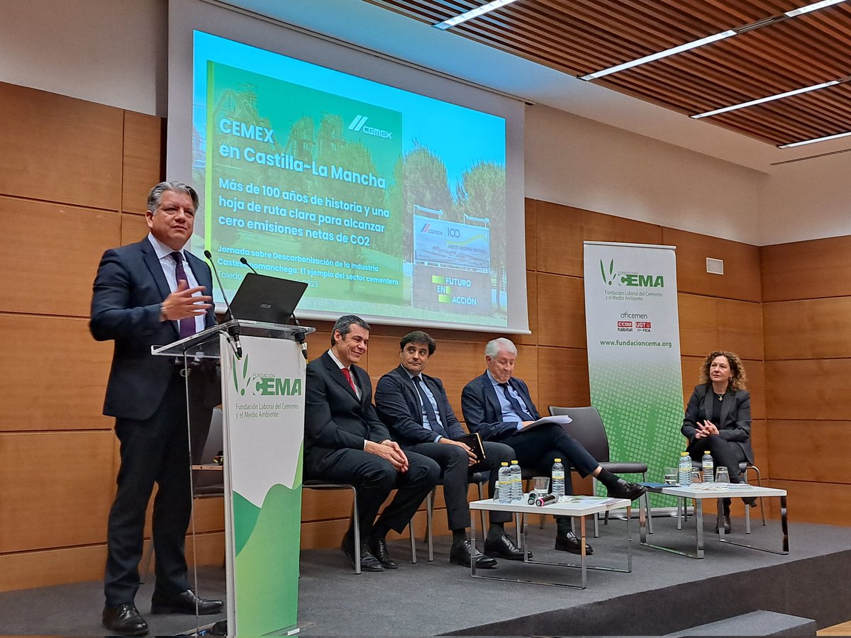Ruth_millang's tweet photo. Excelente foro de diálogo y ejemplo claro del tremendo potencial de la colaboracion público-privada para seguir construyendo un mejor futuro sostenible. Neutralidad climática en 2050, objetivo de la estrategia  #FuturoenAccion de @CEMEXEspana.  @fundacionCEMA https://t.co/x4u7vjhdyz